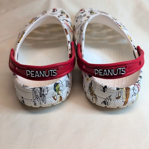 Crocs Classic Peanuts Clog Adult Size M9/W11 EUC - Picture 2 of 7